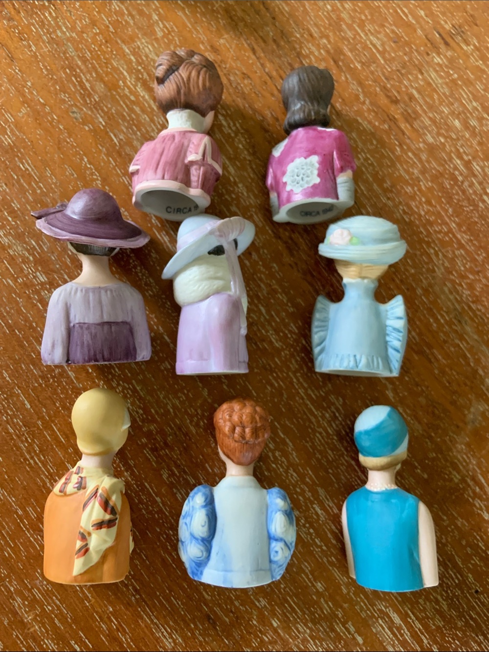 1980s Avon Set of 8 Pastel Porcelain Thimbles - Picture 12 of 16